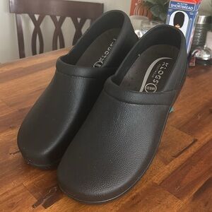 EUC Unisex KLOGS Boca Work Slip Resistant Black Slip On Shoes Clogs